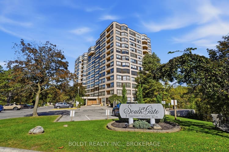 3 Towering Heights Boulevard