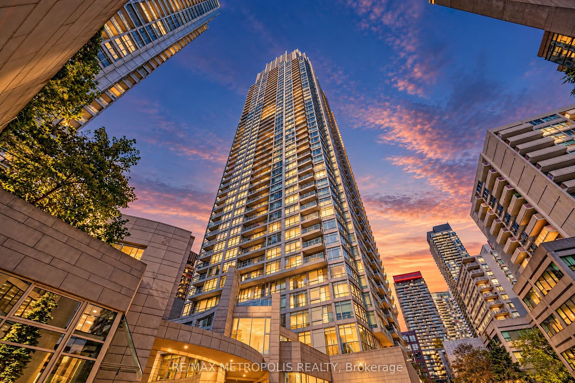 Suite 3709 · Floor 37, Unit 3709 · 2191 Yonge St