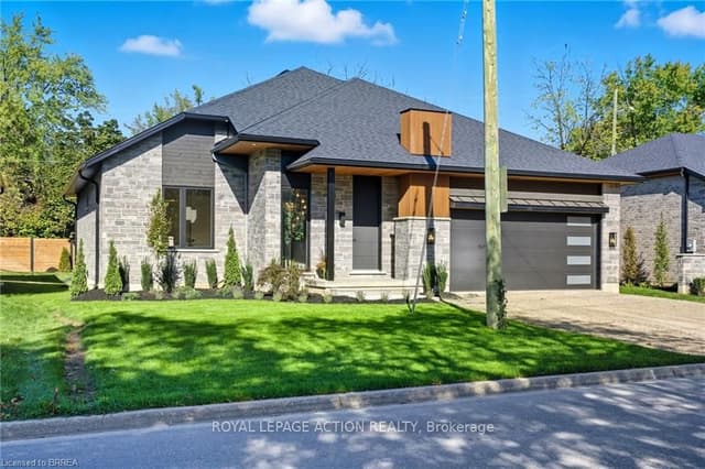 Detached at 141 Parkside Drive, Brantford, ON N3T 0S9