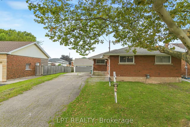 Detached at 7156 Warden Avenue, Niagara Falls, ON L2G 5P8