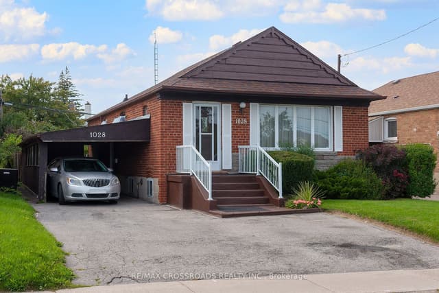 Detached at 1028 Kennedy Road, Toronto, ON M1P 2K6, Toronto E04