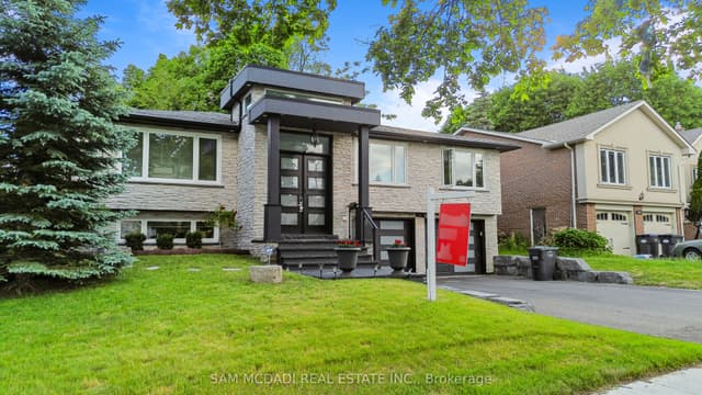 Detached at 1434 Petrie Way, Mississauga, ON L5J 1G5