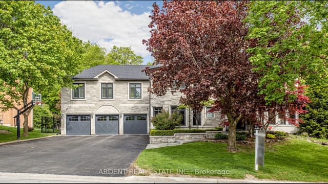 Detached at 156 Willow Farm Lane, Aurora, ON L4G 6K5