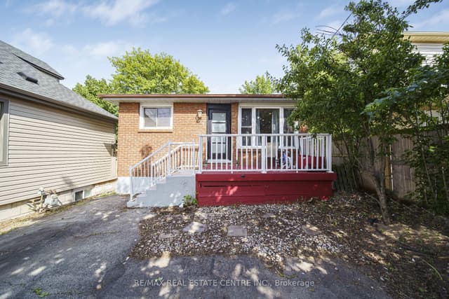 Detached at 659 Upper Wellington Street E, Hamilton, ON L9A 3R2