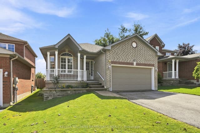 Detached at 7 Stanley Street, Barrie, ON L4M 6V2