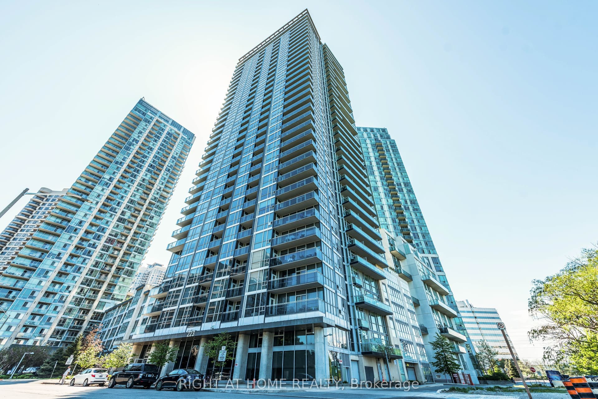 Suite 2802 · Floor 28, Unit 2802 · 223 Webb Dr