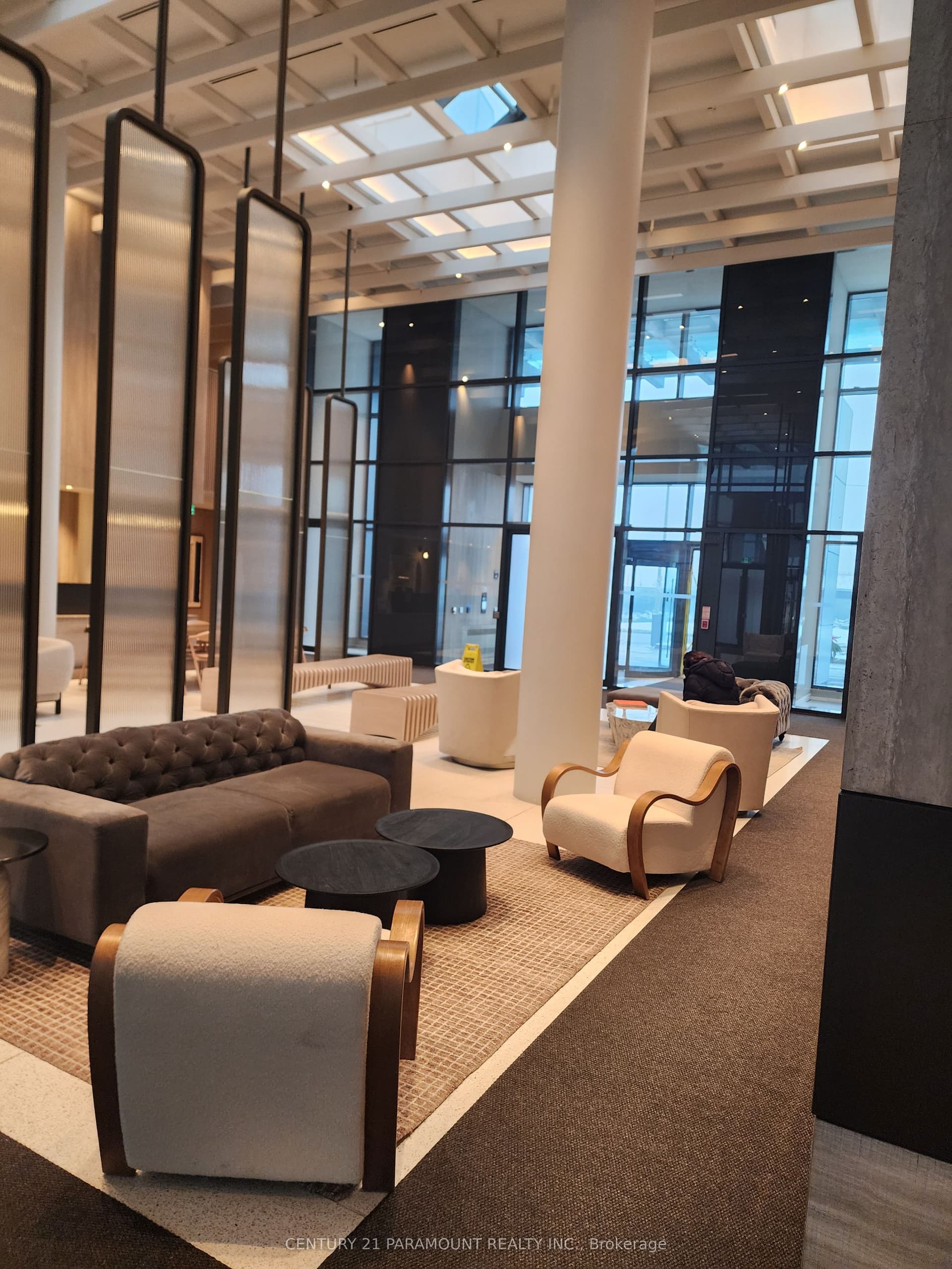 Suite 4301 · Floor 43, Unit 4301 · 225 Commerce St