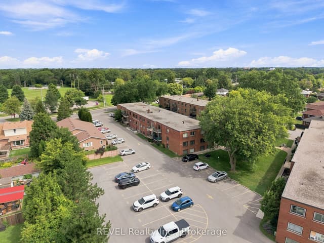 Condo Apartment at 450 Carlton Street 3, St. Catharines, ON L2M 4X1