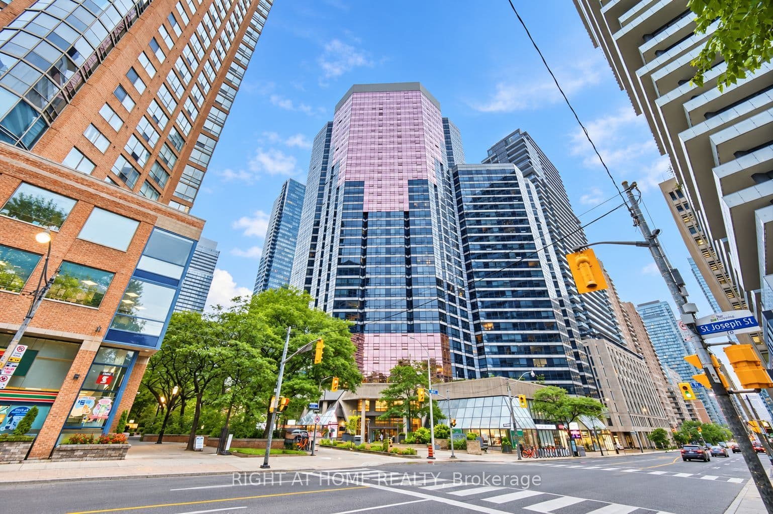 Suite 402 · Floor 4, Unit 402 · 1001 Bay St