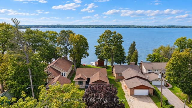Duplex at 740 Broadview Avenue, Orillia, ON L3V 6P3