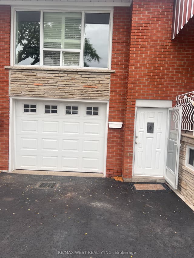 Semi-Detached at 57 Starview Drive, Toronto, ON M9M 1K7, Toronto W05