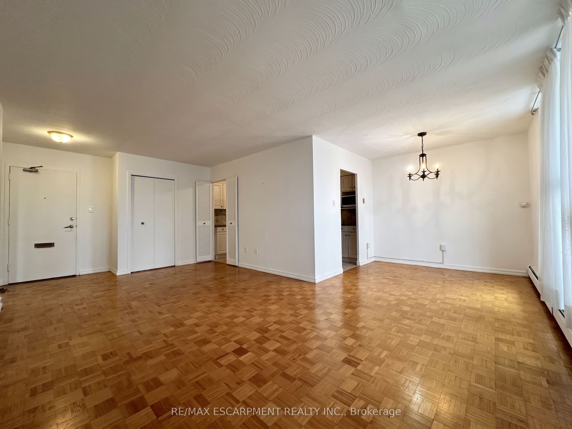 Suite 809 · Floor 8, Unit 809 · 35 Towering Heights Blvd