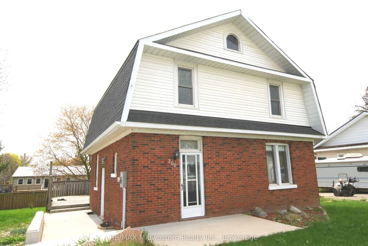 200 Elora Street