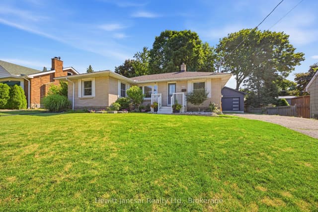 Detached at 402 Wellington Street N, Woodstock, ON N4S 6S7