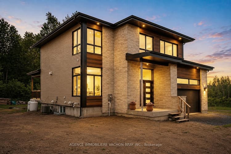 3814 Lakeside Drive