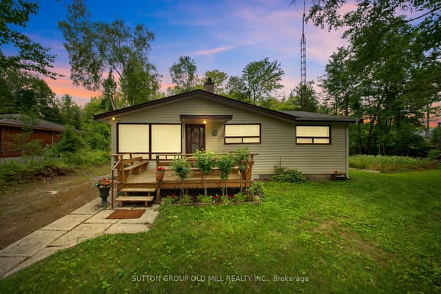 Detached at 42 55th Street S, Wasaga Beach, ON L9Z 1W9