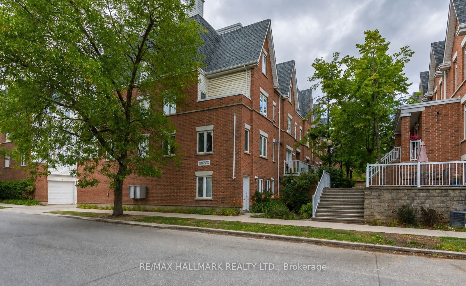 Suite 3009 · Floor 30, Unit 3009 · 12 Sudbury St S