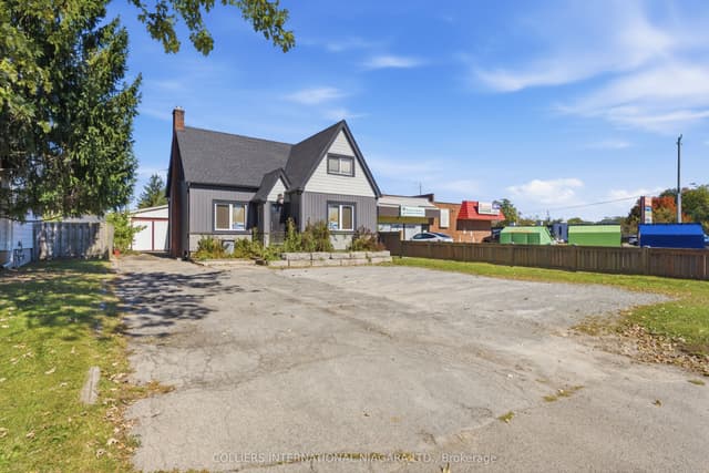 Detached at 112 Thorold Road, Welland, ON L3C 3V2