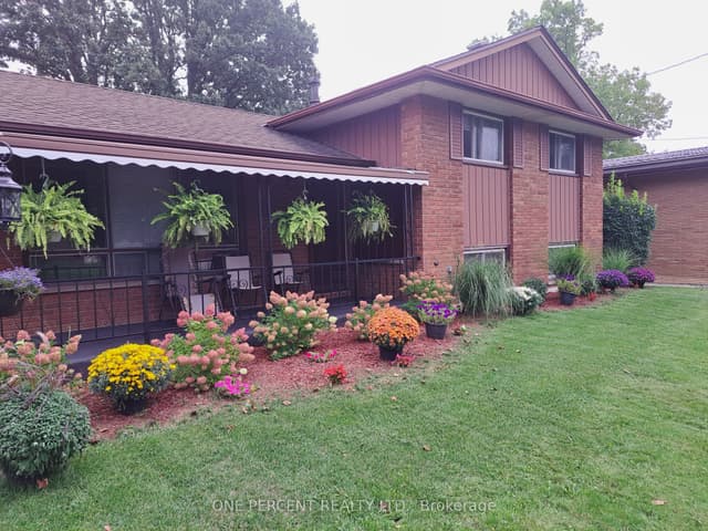 Detached at 37 Empress Avenue, Welland, ON L3B 1K6