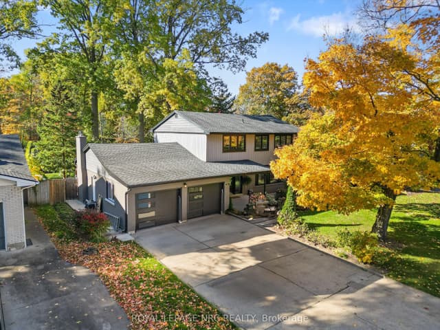 Detached at 16 Briarfield Crescent, St. Catharines, ON L2T 3T5