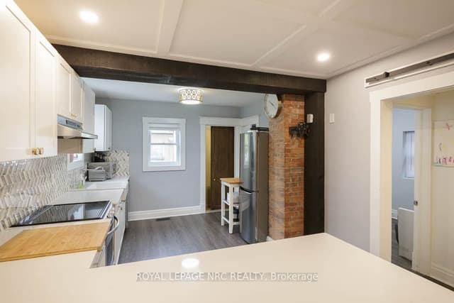 Detached at 241 Vine Street, St. Catharines, ON L2M 4S9