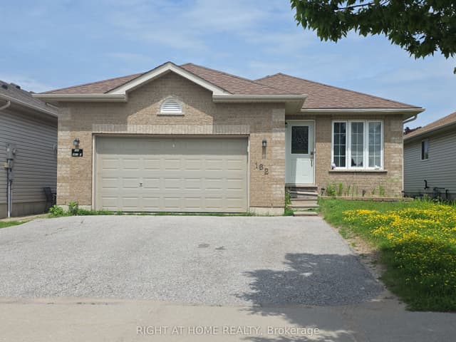 Duplex at 162 Hanmer Street E, Barrie, ON L4M 6W2