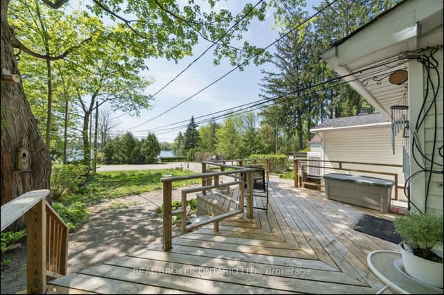 Detached at 42 Connor Drive, Whitchurch-Stouffville, ON L4A 7X3