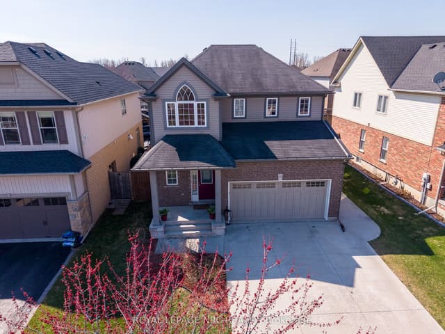 Detached at 12 Wilfrid Laurier Crescent, St. Catharines, ON L2P 0A4