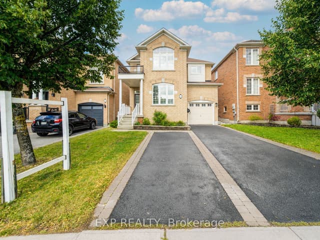 Detached at 76 Ford Wilson Boulevard, Newmarket, ON L3X 3G1