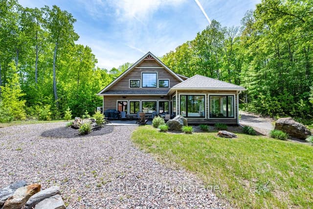 Detached at 772 Ferguson Lake Road, Greater Madawaska, ON K7V 3Z7