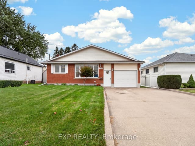 Detached at 4543 Montrose Road, Niagara Falls, ON L2H 1K1