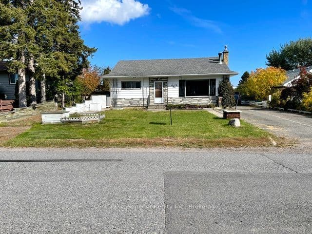 Detached at 72 Burriss Street NW, Thunder Bay, ON P7A 3E1
