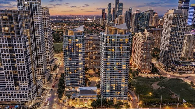 Condo Apartment at 33 Elm Drive W 611, Mississauga, ON L5B 4M2