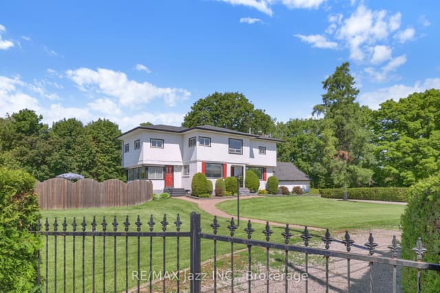 Detached at 4860 Baldwin Street S, Whitby, ON L1R 2W4