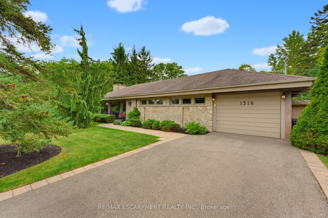 Detached at 1316 Nevarc Drive, Burlington, ON L7R 3X5