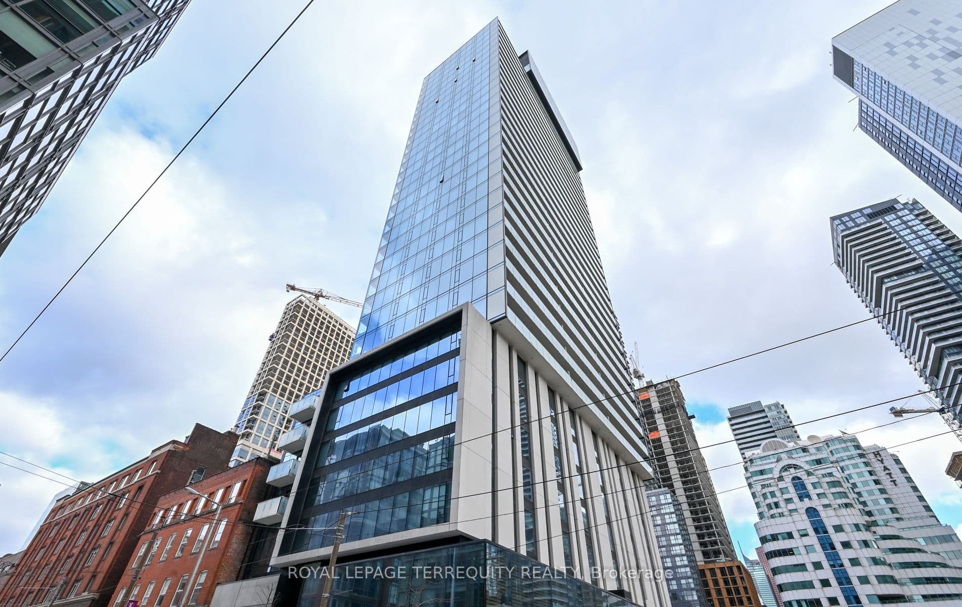 Suite 1103 · Floor 11, Unit 1103 · 11 Charlotte St