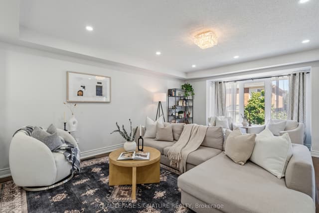 Detached at 3195 Munson Crescent, Burlington, ON L7M 0B9