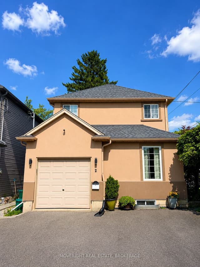 Detached at 2 Leeson Street, St. Catharines, ON L2V 2R3