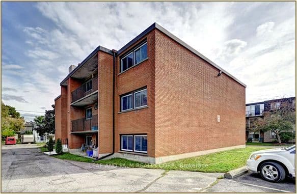Multiplex at 333 Garden Street, Cambridge, ON N3H 4C8