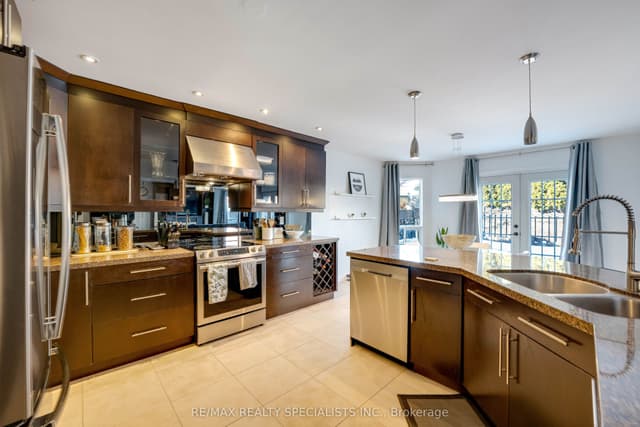 Detached at 7 Banington Crescent, Brampton, ON L7A 1G4