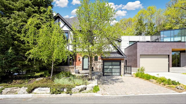 Detached at 3 Oakwood Place, Hamilton, ON L8S 4C9