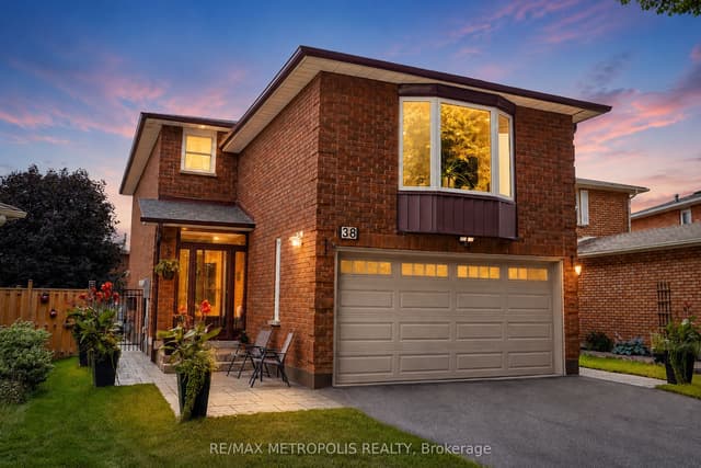 Detached at 38 Langholm Court, Brampton, ON L6Z 2X9