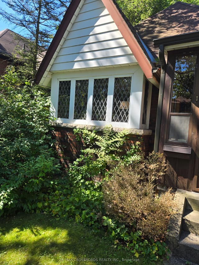 Detached at 274 Indian Road, Toronto, ON M6R 2X2, Toronto W01