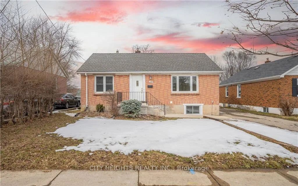 Unit main · 1590 Hartlet St