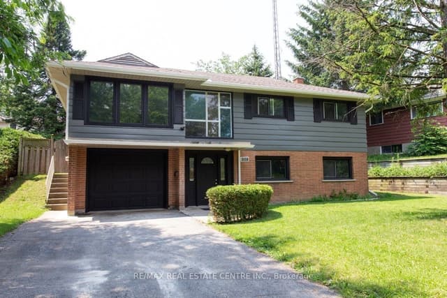 Detached at 391 Tamarack Drive, Waterloo, ON N2L 4G7