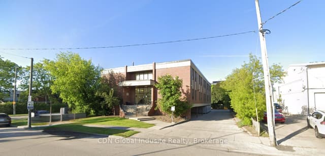 Office at 2600 Edenhurst Drive 306, Mississauga, ON L5A 3Z8