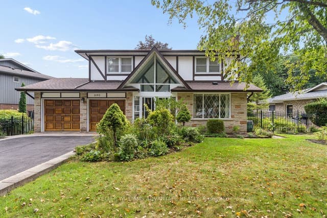 Detached at 2192 Castlestone Court, Mississauga, ON L5B 1Y1