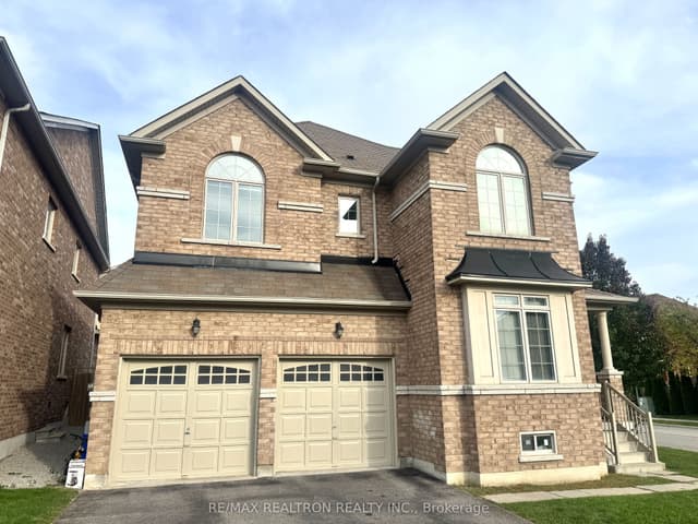 Detached at 1306 Blencowe Crescent, Newmarket, ON L3X 0C4