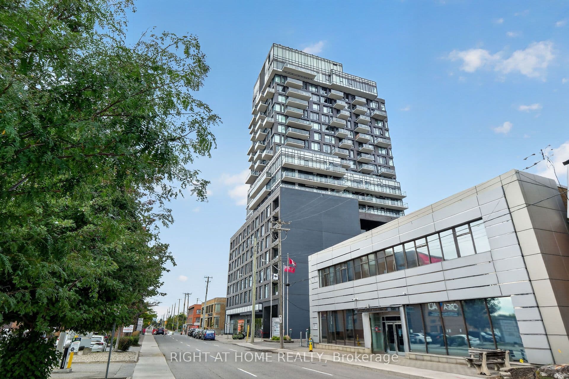 Suite 1106 · Floor 11, Unit 1106 · 203 Catherine St
