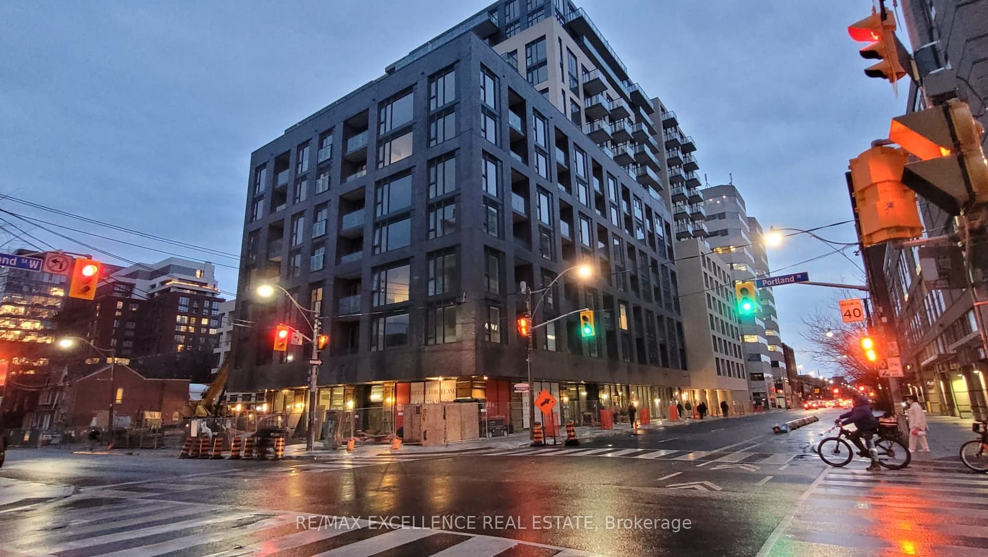 Suite 526 · Floor 5, Unit 526 · 543 Richmond St W